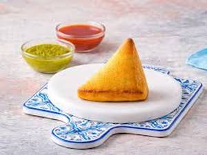 Chilli Paneer Samosa