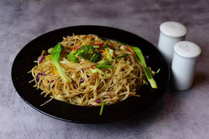Veg Hakka Noodles