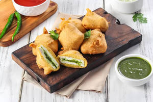 Paneer Pakoda [8 Pieces]