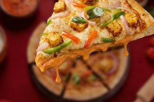 Makhani Paneer Tikka Pizza