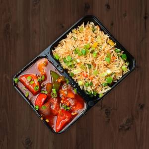 Fried Rice With Chilli Paneer Gravy [4 Pieces]