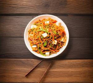 Paneer schezwan noodles