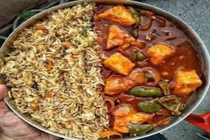 Fried Rice With Chilli Paneer