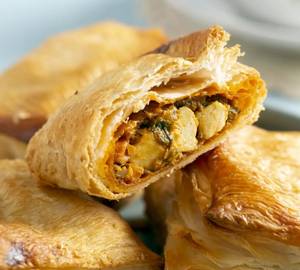 Paneer patties [1 piece]