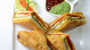 1 Bread Pakora Paneer Wala