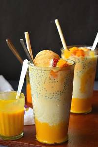 Mango falooda with ice cream