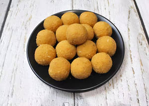 Plain Besan Laddu