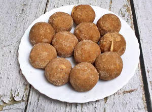 Desi Ghee Besan Laddu