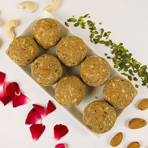 Gond Laddoo