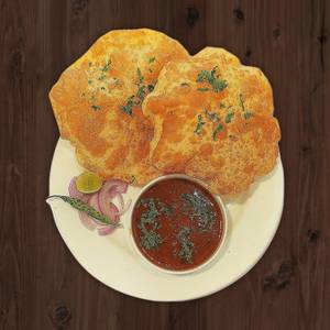 Chole Bhature [2 Pieces] With Sweet Lassi