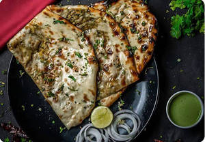 Stuffed Paneer Kulcha (amritsari Naan)