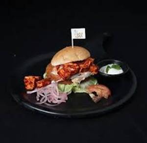 Peri Peri Paneer Burger
