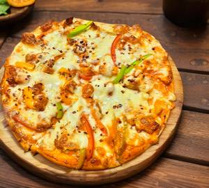 Barbeque Pizza (8")Very Cheesy Big Barbeque Chicken Pizza.Our speciality is Capsicum,olive and sauce