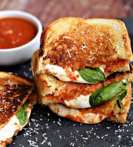 Cheesy Pizza Sandwich 