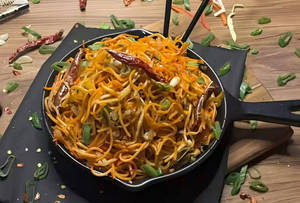 Veg Chilly Garlic Chowmein