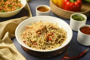 Veg Mushroom Hakka Noodles