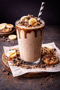 Banana Cookie Caramel Shake