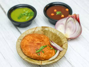 Onion Kachori [1 Pc]