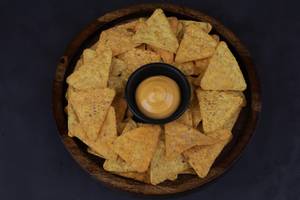 Nachos With Cheese Dip