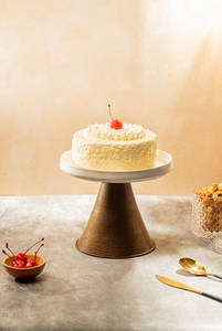 White Forest Cake (500 Grams)