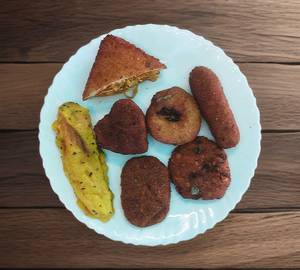 Veg and Non Veg Snacks - 5 Nos