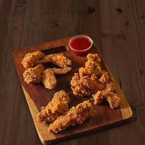 4 Chicken Hot Wings, 2 Chicken Boneless Strips & A Popcorn