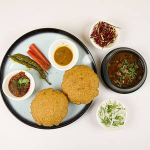 Desi Ghee Bedmi With Aloo Makhana Jhol, Kashifal Ki Sabzi & Danamethi Chutney (4 Pc)