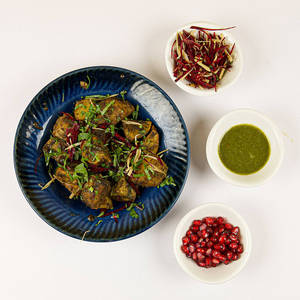 Tawa Aloo, Paneer & Shakarkandi Chaat