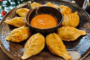 Veg Tibetan Fried Momos [5 Pieces]