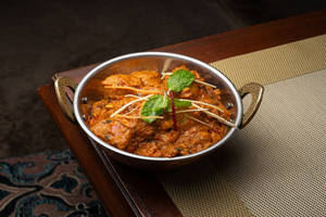 Kadai Ke Achari Aloo