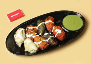 Veg Tandoori Momo Platter-8 Pcs