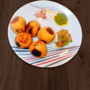 Sattu Litti [4 Pieces] With 2 Achar