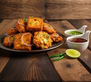 Paneer Pakoda With Veg Pakoda