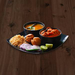 Bihari Litti [4 Pieces] With Chicken Curry [2 Pieces]