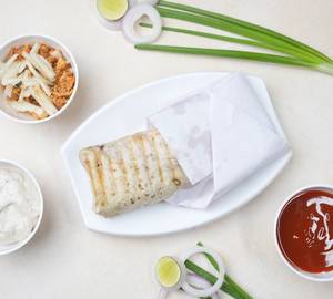 Chicken shawarma with salad in rumali