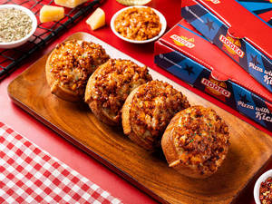 Cheesy Garlic Bread With Chicken Kheema