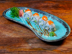 Veg Californiya Sushi (4 Pcs) Edamame Dimsum (4 Pcs)