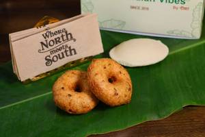 Idli Vada (1pc. Idli, 2pcs Vada)