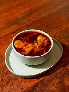 Veg Wonton Hot N Sour Soup