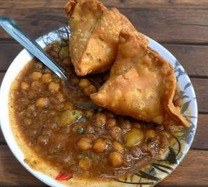 Chole Samosa [1 Plate]