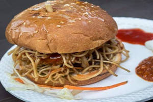 Noodles Burger