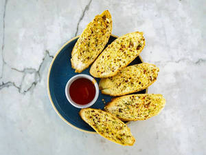 Garlic Bread (6 Pcs)