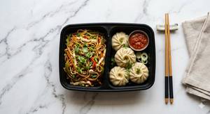 Veg Momo(4 pcs) with Veg Noodles