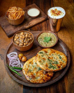 Kulche Chhole Combo Thali