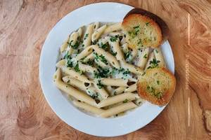 Pane Pasta In Alferedo Sauce (white)