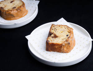 Banana Caramel Walnut Cake