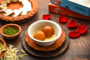 Gulab Jamun Small (Raswala) 4 piece