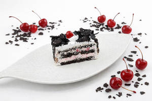 Eggless Black Forest Pastry