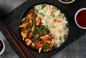 Fried Rice With Chilly Paneer Gravy
