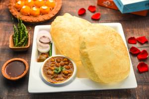 Chole Bhature [2 Bhature]